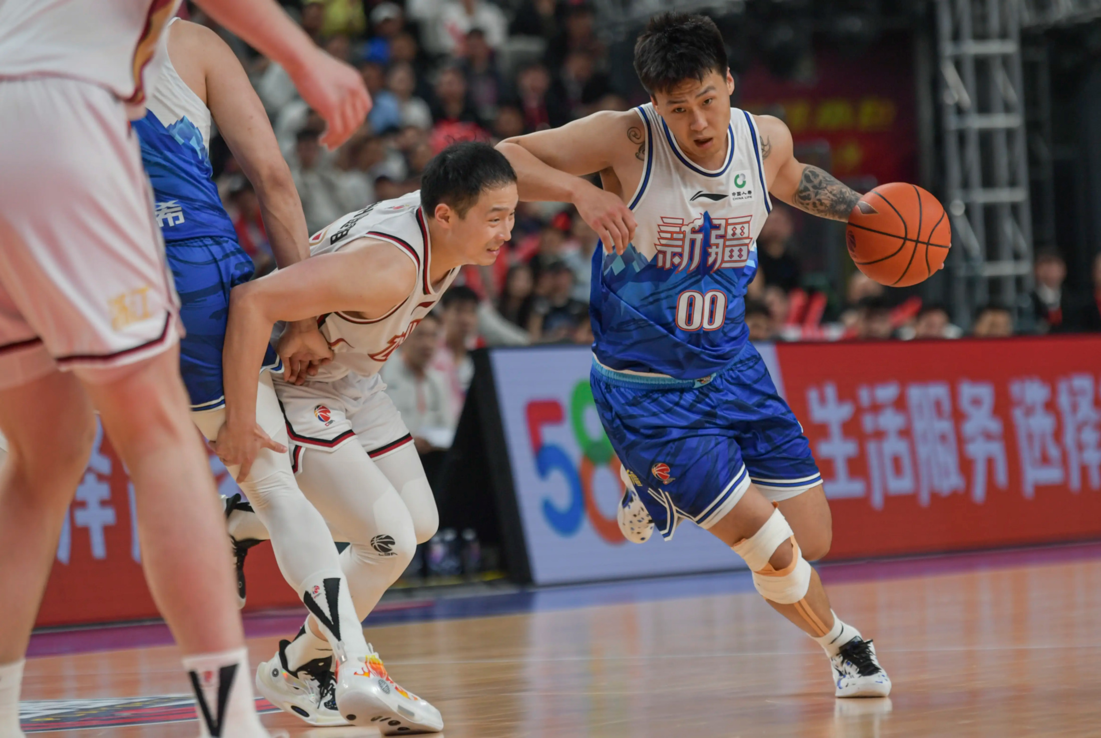 新疆广汇集结日绝杀压哨;志在CBA季后赛名次提升;气氛紧张;训练强度明显提升的简单介绍-九游网页版